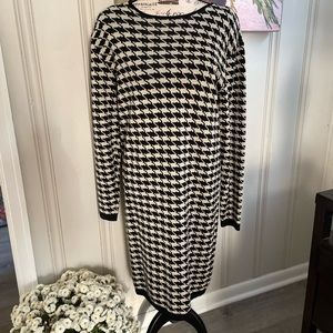 Saks Fifth Avenue Vintage Houndstooth Wool Sweater Dress ~ Oversized 6